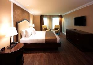 Junior Suite room in South Point Hotel Casino-Spa
