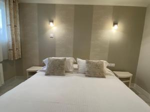 Hotels Contact hotel - Motel Les Bleuets : photos des chambres