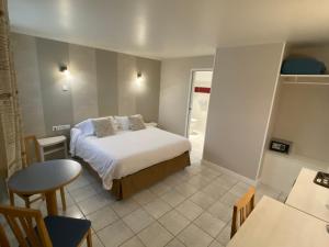 Hotels Contact hotel - Motel Les Bleuets : photos des chambres