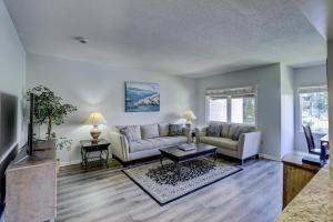 Granite New Furniture King Queen Sleeps 6 Bikes & Beach Gear included