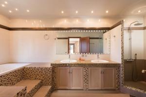 Kassiopi View Villas-Corfu-Villa Christos-4 bedrooms-big private pool-sea view-prime location