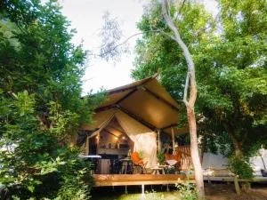 Castlemaine Gardens Luxury Safari Tents - Walmer