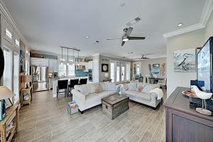 Three-Bedroom Apartment room in Seagate Condo with Balcony & Palmilla Beach Perks condo