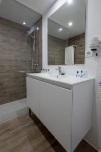 Apartment side sea view room in Aparthotel las Dunas