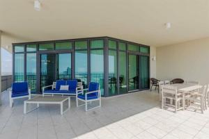 Apartment with Balcony room in Phoenix West by Meyer Vacation Rentals
