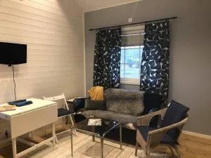 Strandnära Stuga Vänersnäs - Backgarden