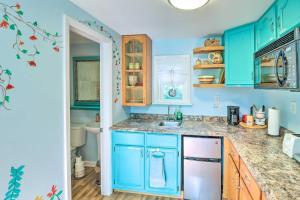 Unique and Cozy Arden Cabin, 6 Mi to Blue Ridge Pkwy