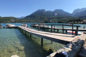 Appartements Rare : au bord du lac d’Annecy, cosy appartement en rez de jardin avec terrasse privative : photos des chambres