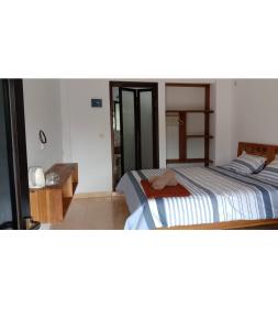 Omah Laut Bondo Jepara - by the beach, direct view of the sea, great base for water sports