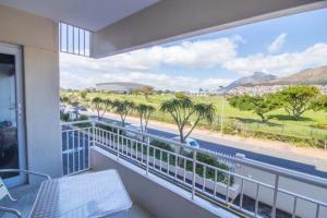 Mouille Point Mountain View 2 Bedroom