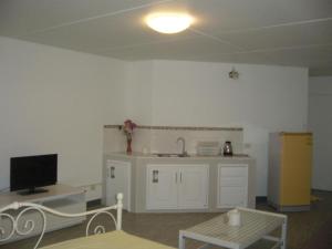 Chan Kim Don Mueang Guest House Triple room