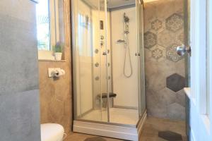 StayVista at Dudly Manor with Swimming Pool