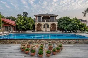 StayVista at Dudly Manor with Swimming Pool - Roorkee
