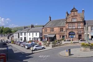 The Teviot in the centre of Melrose