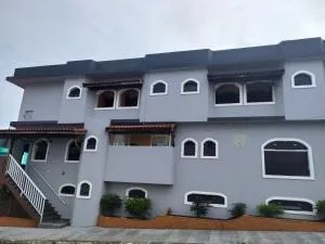 Hotel Haloha - 伊塔尼亚恩