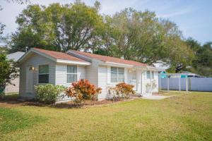 Two-Bedroom House room in Gulf Gate Rancher