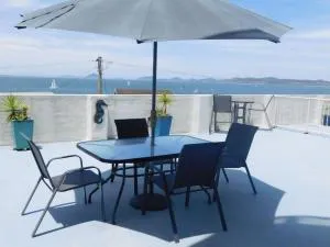 The Point, 5, 5-7 Mitchell Street large balcony with great water views - Allworth