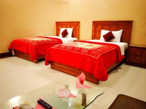 Deluxe Twin Room room in Royal Residency Guest House Karachi