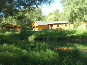 Campings Camping, Hotel De Plein Air Les Cariamas : photos des chambres