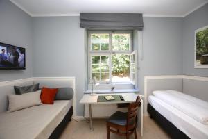 Single Room with Bathroom room in Jugendstilhotel Trifels