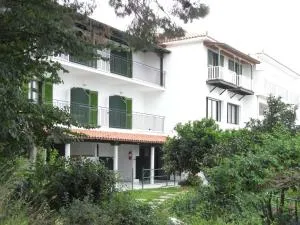 Villa Yiannis (Adult Friendly) - Megali Ammos