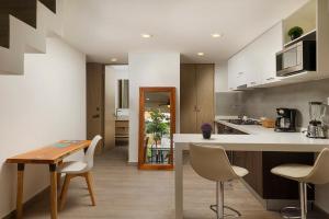 Townhouse, Zama, 3 Levels PH+Private Rooftop, Pool