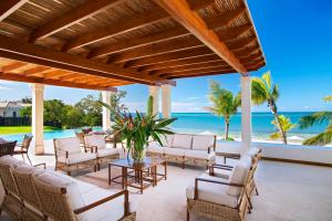 Las Verandas Hotel & Villas