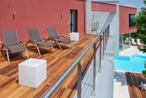 Villas Villa de 4 chambres avec piscine privee jacuzzi et jardin amenage a Saint Desirat : photos des chambres