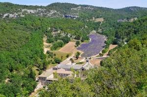 Maisons de vacances Maison d'une chambre avec piscine privee jardin clos et wifi a Gargas : photos des chambres