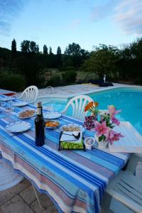 Villas Villa elegante a Leobard avec piscine : photos des chambres