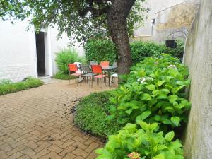 Maison de 3 chambres avec jardin clos et wifi a Airvault