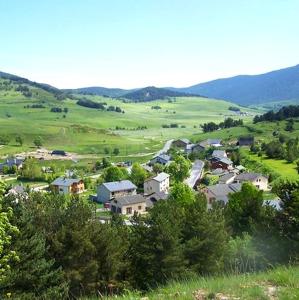 Appartement charmant avec vue sur lac et montagne – 75 m²