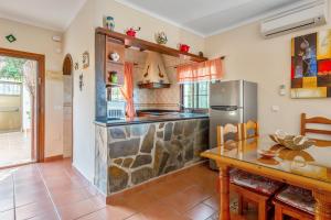 Charming house with sea view, Nerja and private pool