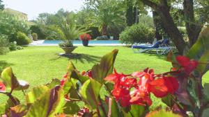 Maisons de vacances Maison chaleureuse a Orange avec piscine privee : photos des chambres