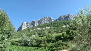 Maisons de vacances Maison chaleureuse a Orange avec piscine privee : photos des chambres
