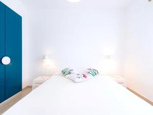 Charming Bungalow in Maspalomas with Shared Pool