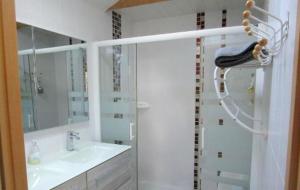 Appartement élégant à Vias avec balcon et jardin