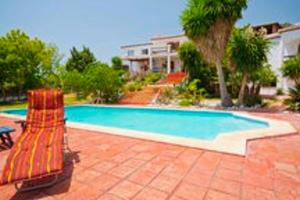 3 bedrooms house with sea view shared pool and furnished terrace at Salobrena 2 km away from the beach