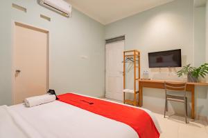 RedDoorz Plus @ Bagusrangin Street