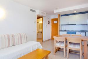One-Bedroom Apartment (1-3 Adults) room in Apartamentos Mar y Playa
