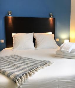 Hotels Les Bains Boyardville - Hotel et Restaurant : photos des chambres