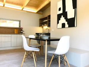 Palm and Pine Cottage