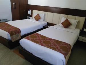 Hotel Taj Heights