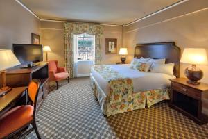 Classic King Room room in Menger Hotel