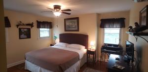 King Room room in Miller-Dunham House B&B