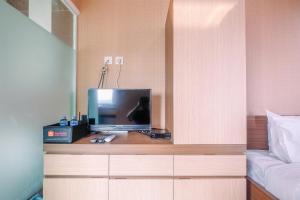 Compact and Simple Studio Apartment at Saladdin Mansion By Travelio