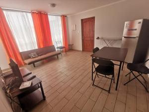 Departamento 3 dormitorios sector sur piso bajo