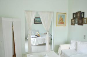 Apartment with 2 bedrooms in Psathi with wonderful sea view and furnished terrace 700 m fr Kimolos-Island Greece