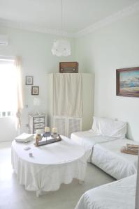 Apartment with 2 bedrooms in Psathi with wonderful sea view and furnished terrace 700 m fr Kimolos-Island Greece