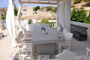 Apartment with 2 bedrooms in Psathi with wonderful sea view and furnished terrace 700 m fr Kimolos-Island Greece